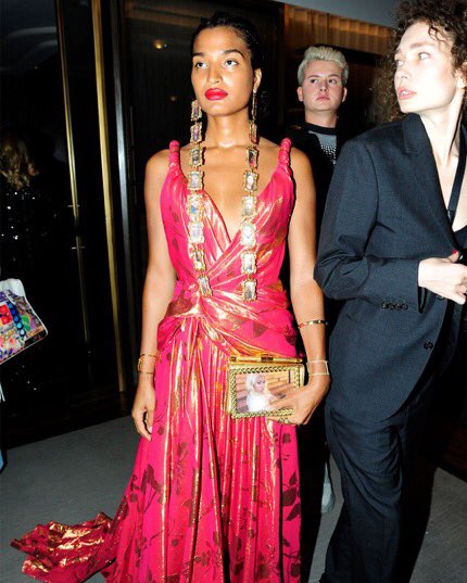 LiveCivil's tweet image. POSE’s @IndyaMoore spotlighted the crisis of violence facing trans women with her earrings displaying their faces at the #FMAS2019

“Just like me these women dared to exhaust their freedom to exist by being visible. However, instead of being celebrated, they’re punished for it.”