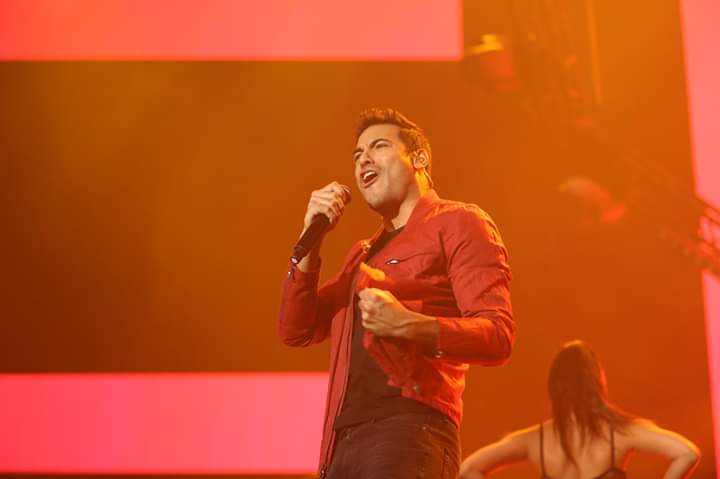 NuncaPLaFeArg's tweet photo. Hermosa noche en la Gala de #ViveDialDivinity en el @WiZinkCenter @_CarlosRivera eligió #RegresameMi ❤ para esta gran fiesta de @Cadena_Dial y por primera vez en directo con @LauraPausini interpretaron #LaSolución #NuncaPierdasLaFeArg @WestWoodEntt @SonyMusicArg @LauriaProd https://t.co/1522GFDiaV