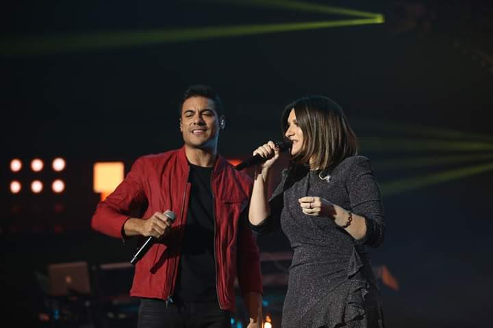 NuncaPLaFeArg's tweet photo. Hermosa noche en la Gala de #ViveDialDivinity en el @WiZinkCenter @_CarlosRivera eligió #RegresameMi ❤ para esta gran fiesta de @Cadena_Dial y por primera vez en directo con @LauraPausini interpretaron #LaSolución #NuncaPierdasLaFeArg @WestWoodEntt @SonyMusicArg @LauriaProd https://t.co/1522GFDiaV