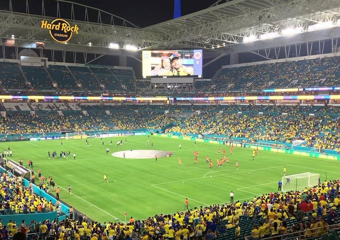 ManualDaCopa's tweet photo. 🇧🇷Brasil 0×0 Colômbia🇨🇴 
#AmistosoInternacional             

0/1ºT- Começa o jogo no Hard Rock Stadium!
#BRAxCOL https://t.co/F40pE99fP0