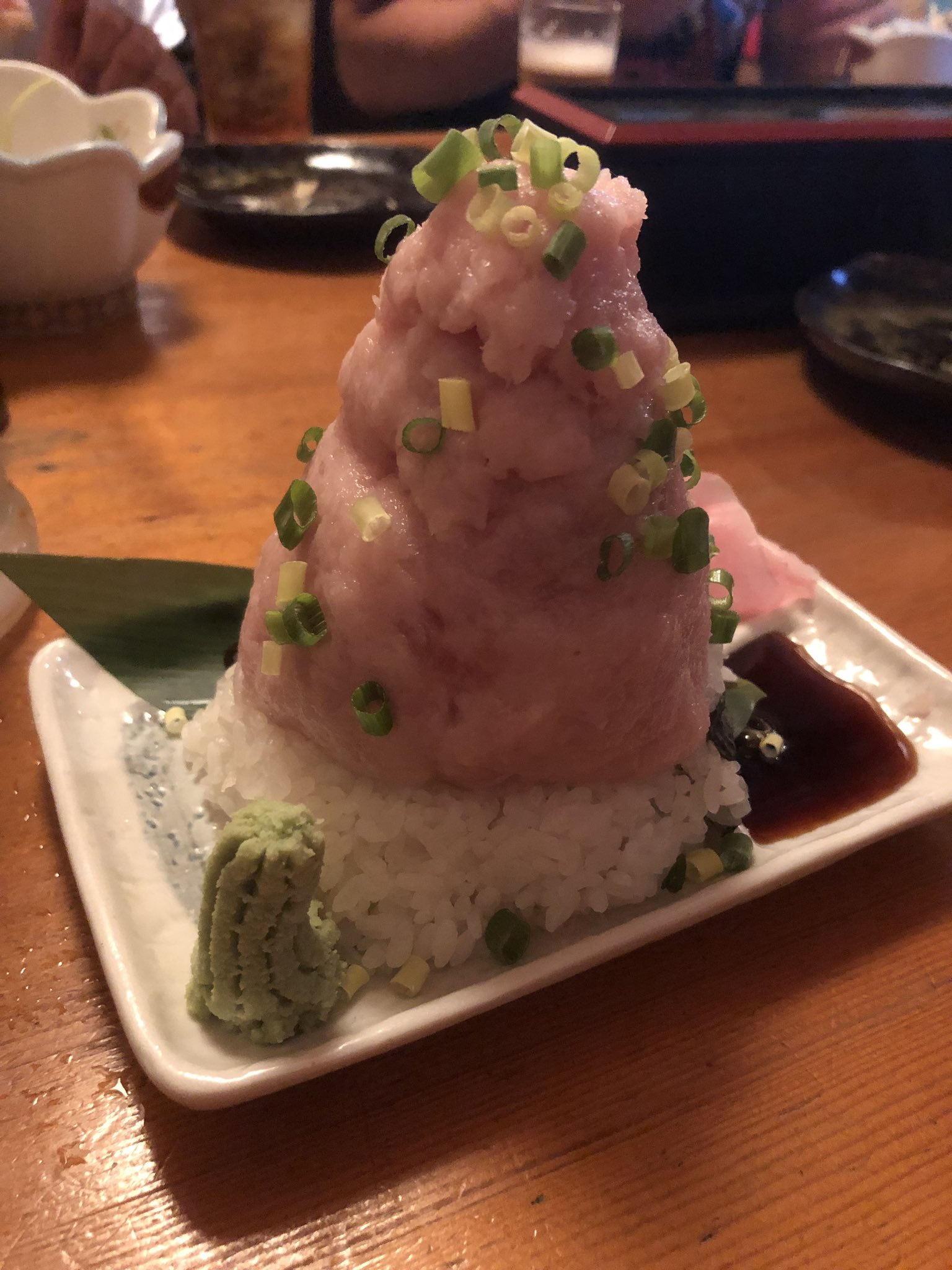 カズ ハヤシ 力道山さんから伝わった力士味噌で馬刺しを食べる ネギトロとご飯の比率 わきあいあい 福島 会津若松市 居酒屋 T Co D2sl9h86qt