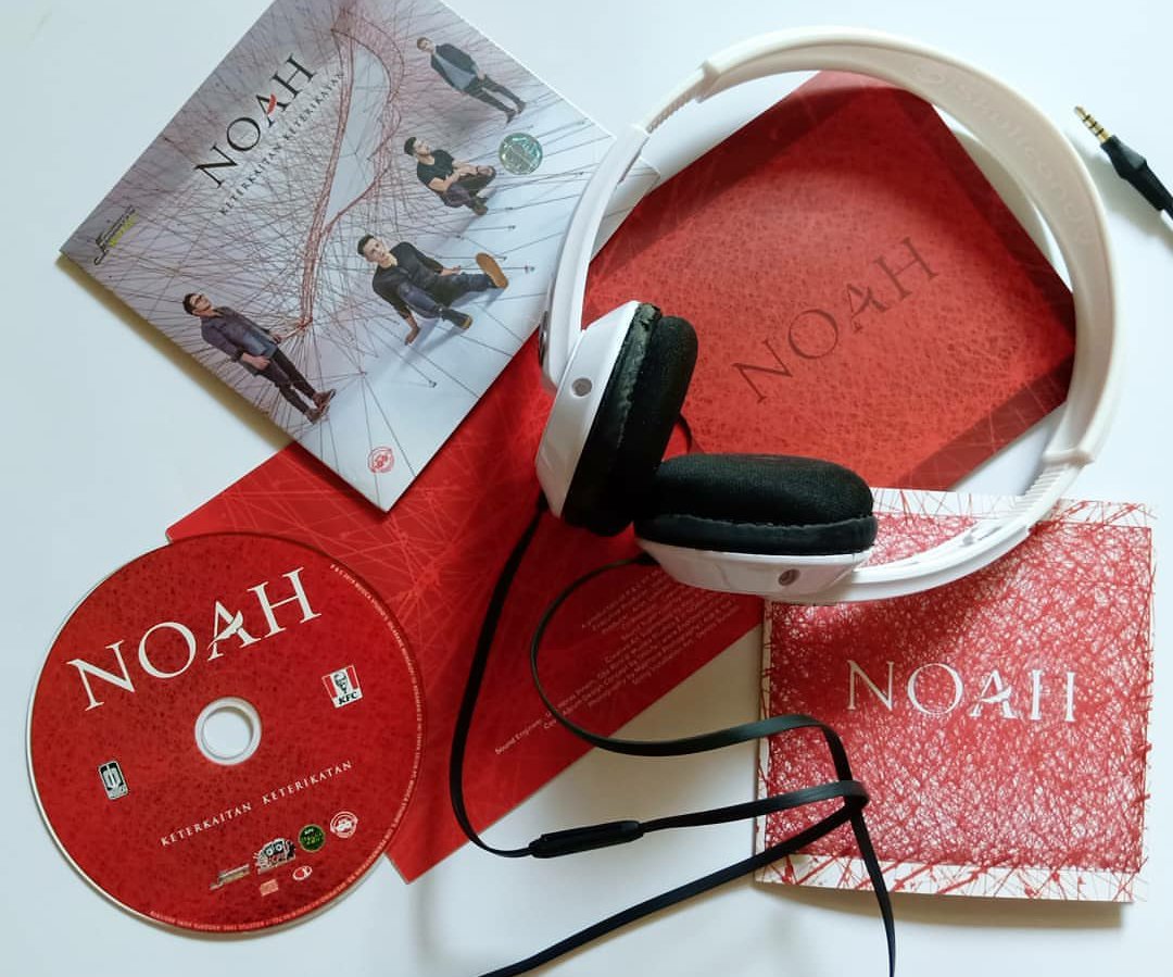 Bungkus!!! Oh iya hampir lupa sekarang Band Legend Bandung konser di Makassar so pastinya <a href="/NOAH_ID/">NOAH</a>  #NOAHday #NOAHmakassar  #keterkaitanketerikatan