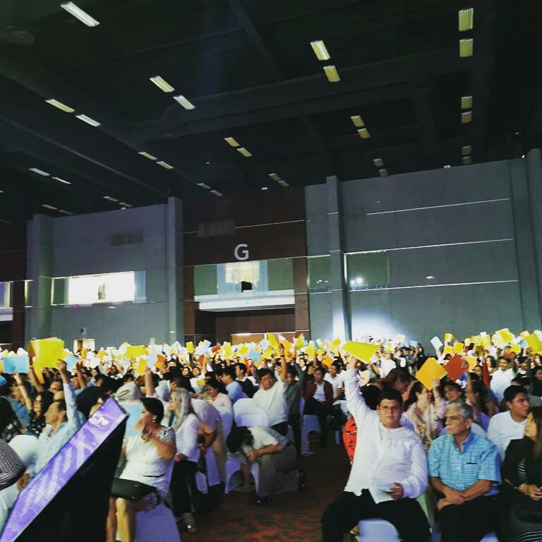 NegroFigueroa13's tweet photo. #TransForMar2019
Contando la experiencia d #ParticipaciónCiudadana y promoción de derechos del
@MCiudadaniaNqn única en su tipo en #ARG x su arquitectura institucional!
Orgullo neuquino! @OmarGutierrezOk @VMerloOK
@ColantuonoPablo #InfanciasTrans @DiversidadNqn
@NQN_LAB 🚀 https://t.co/SxTDjK9yN2