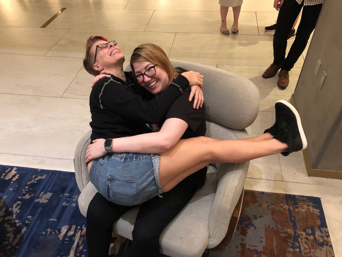 We have recreated the epic bromance pic of ⁦<a href="/jaysonstreet/">Jayson E. Street 💙 🤗💛</a>⁩ and ⁦<a href="/Grifter801/">Grifter</a>⁩ to celebrate ⁦<a href="/aprilwright/">April C Wright</a>⁩ and my enduring friendship! #derbycon #infosecbesties