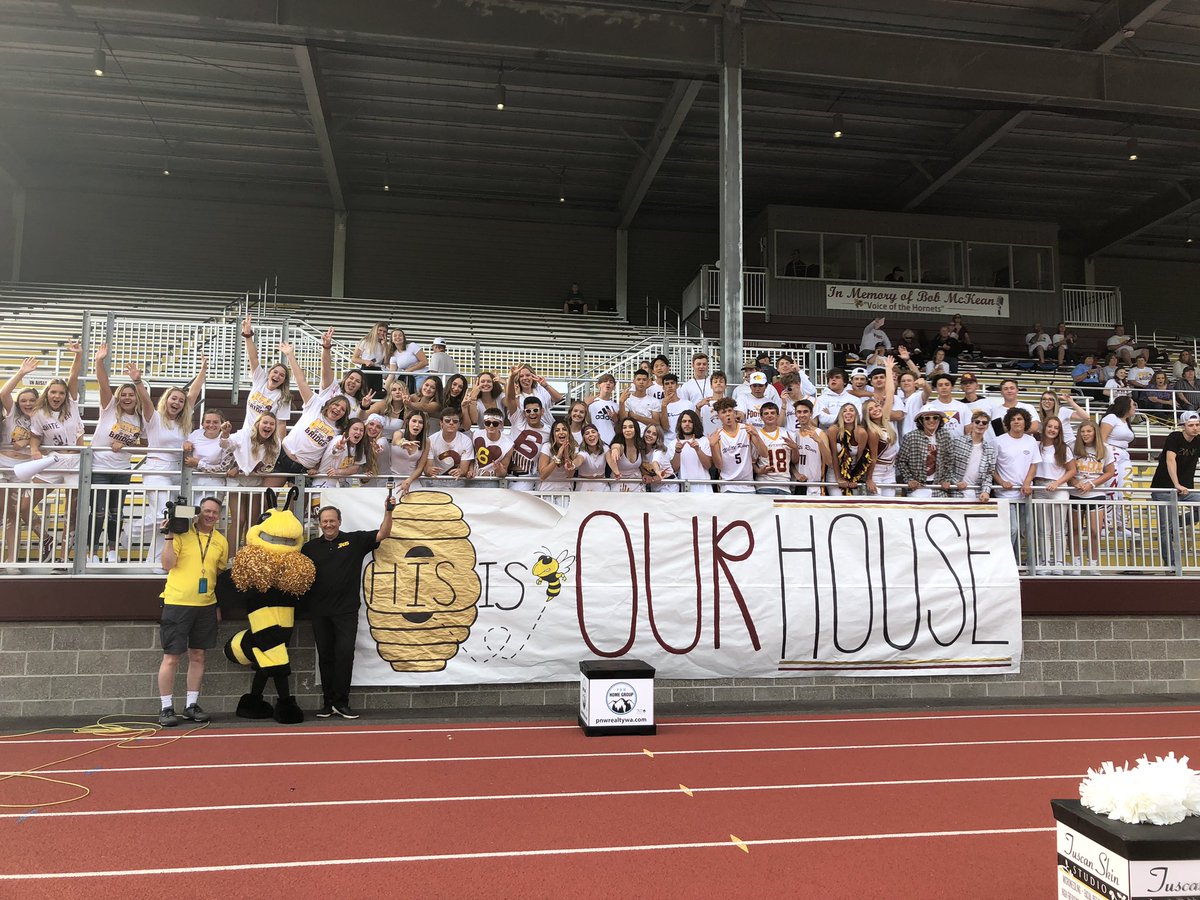 Battle of the Bridge 2019! LET’S GO HORNETS!!🐝⚪️🏈⚪️🐝 <a href="/ChrisEgan5/">Chris Egan King-5 TV</a> <a href="/WRFB1909/">White River Football</a>