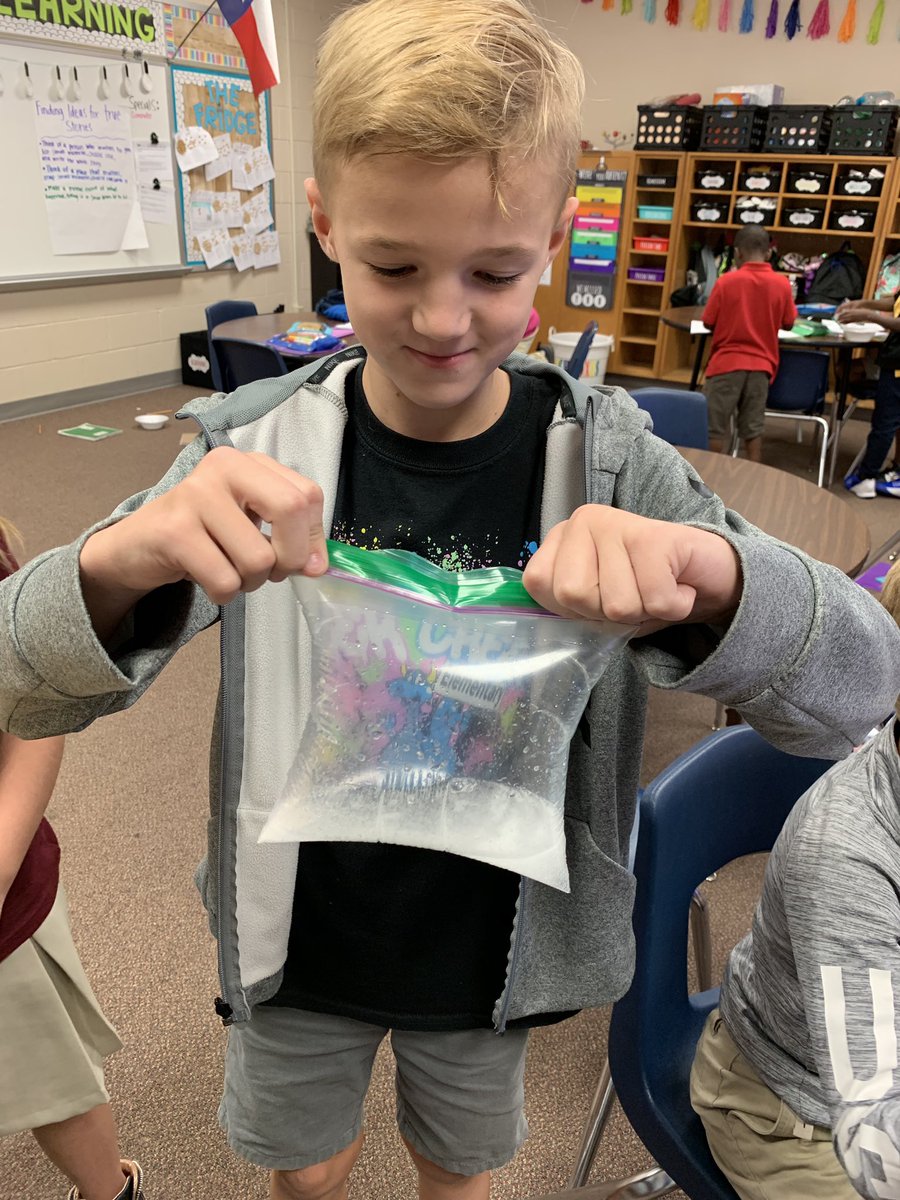 MrsManshack's tweet image. Learning about solids, liquids, and gases 🧪🔎💧#CISDScienceRocks