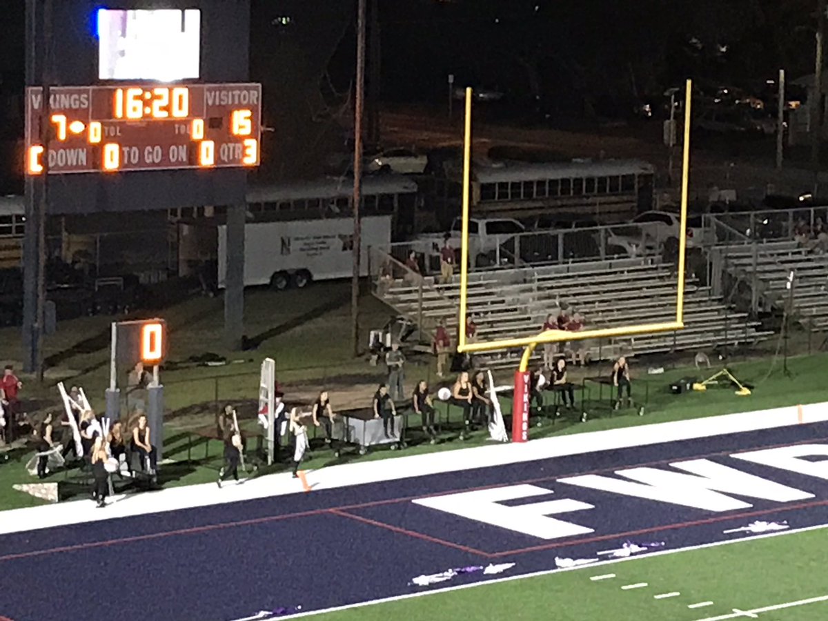 WEARDanielg's tweet photo. At the half @FWBVikings #Football 7, @Niceville_FB 15. No score till the end of 2nd QT highlights on #PrepFootballFinal @weartv at 11 https://t.co/igQUHfxikx