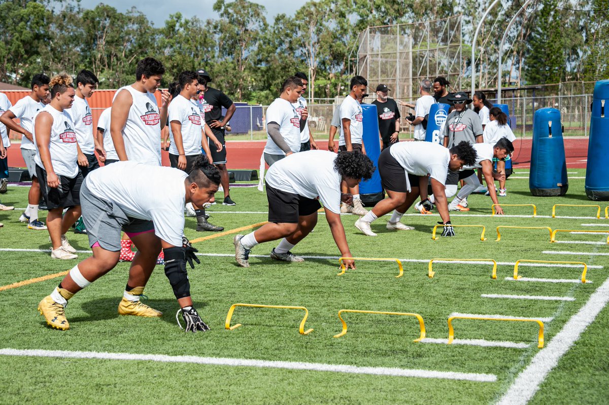 TMBFoundation's tweet photo. Football is back! 🏈 Enjoy the games this weekend but make sure you get out and play, too, and include some healthy snacks for the game viewing party! 💪 https://t.co/rPvqV5RH7j