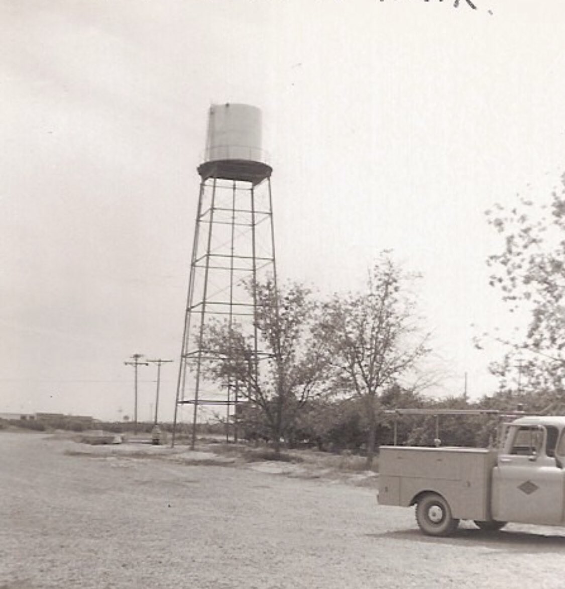 rwcdaz's tweet photo. For nearly 80 years the District’s water tower has stood watch at the corner of Higley &amp; Williams Field Road. 
Bet she could tell some stories! 
We’d love to hear yours if you have any about this iconic land mark! Isn’t she a Beauty?! #gilbertaz #irrigationdistrict #rwcdaz https://t.co/LqWcO89Xti