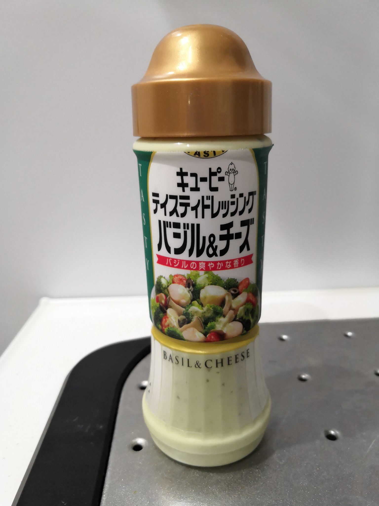 ねぼ Hatteugoku さゆりんごさん流 白米 バジル チーズドレッシング けっこう美味しかったですよ キユーピー テイスティドレッシング バジル チーズ 白米 圧力鍋にて炊飯 北海道産 ゆめぴりか 無洗米 ドレッシング オンザライス