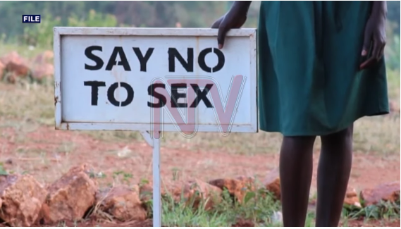 ntvuganda's tweet photo. Gov't warns teachers on defilement, threatens to cancel licenses
#NTVNews https://t.co/A8jUVzahNe https://t.co/7sEp5Vi782