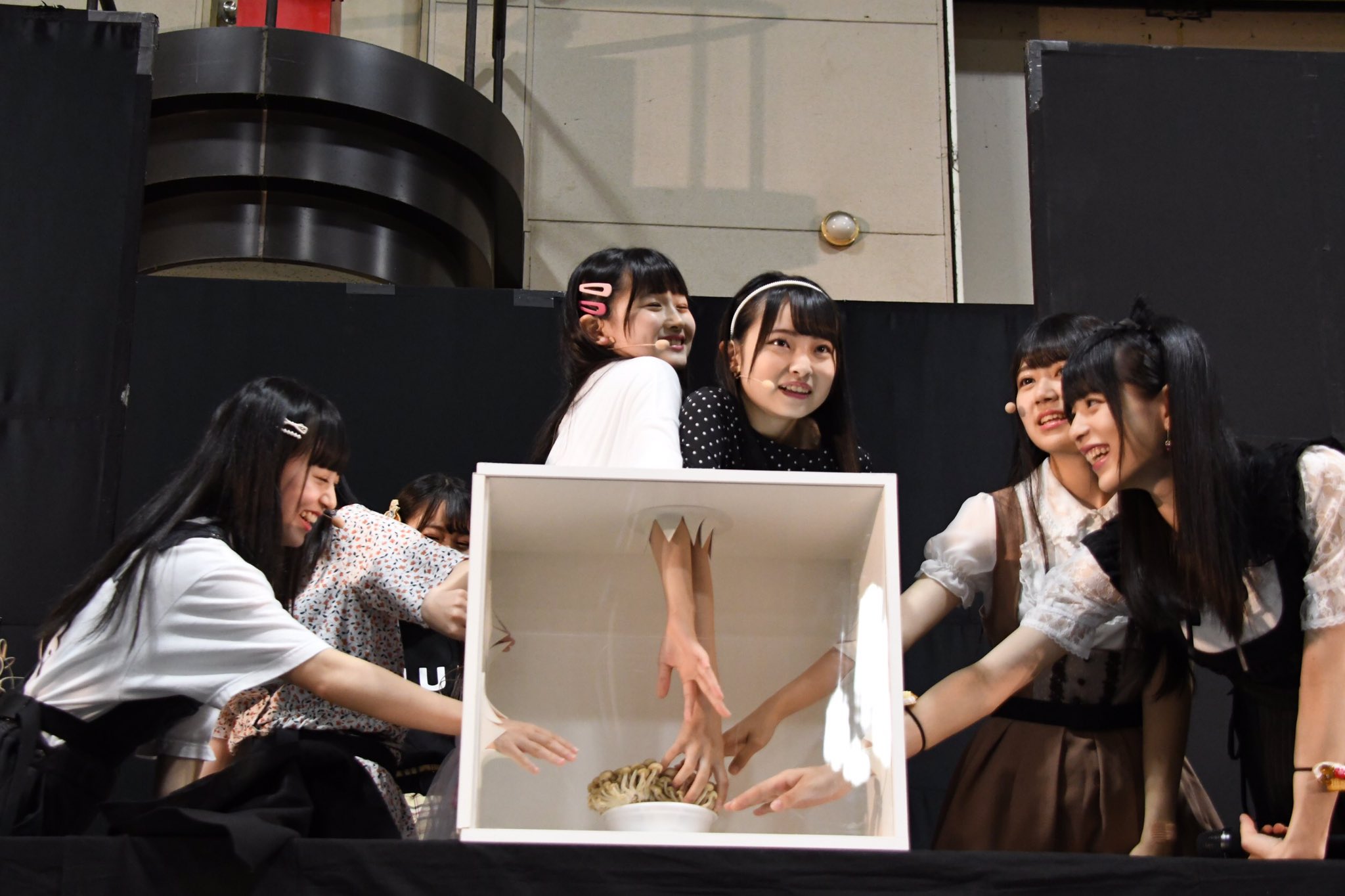 HKT48 on X: お題は「しめじ」 見事全員正解しましたが、 結果、司会含め全員で罰ゲーム「ノニジュース」🥤を飲むことに、、、  みなさん、いいリアクションしていただきありがとうございました🙇‍♂️ HKT48 5期生 ＃石橋颯 ＃市村愛里 ＃上島楓 ＃川平聖 ＃竹本くるみ  ...