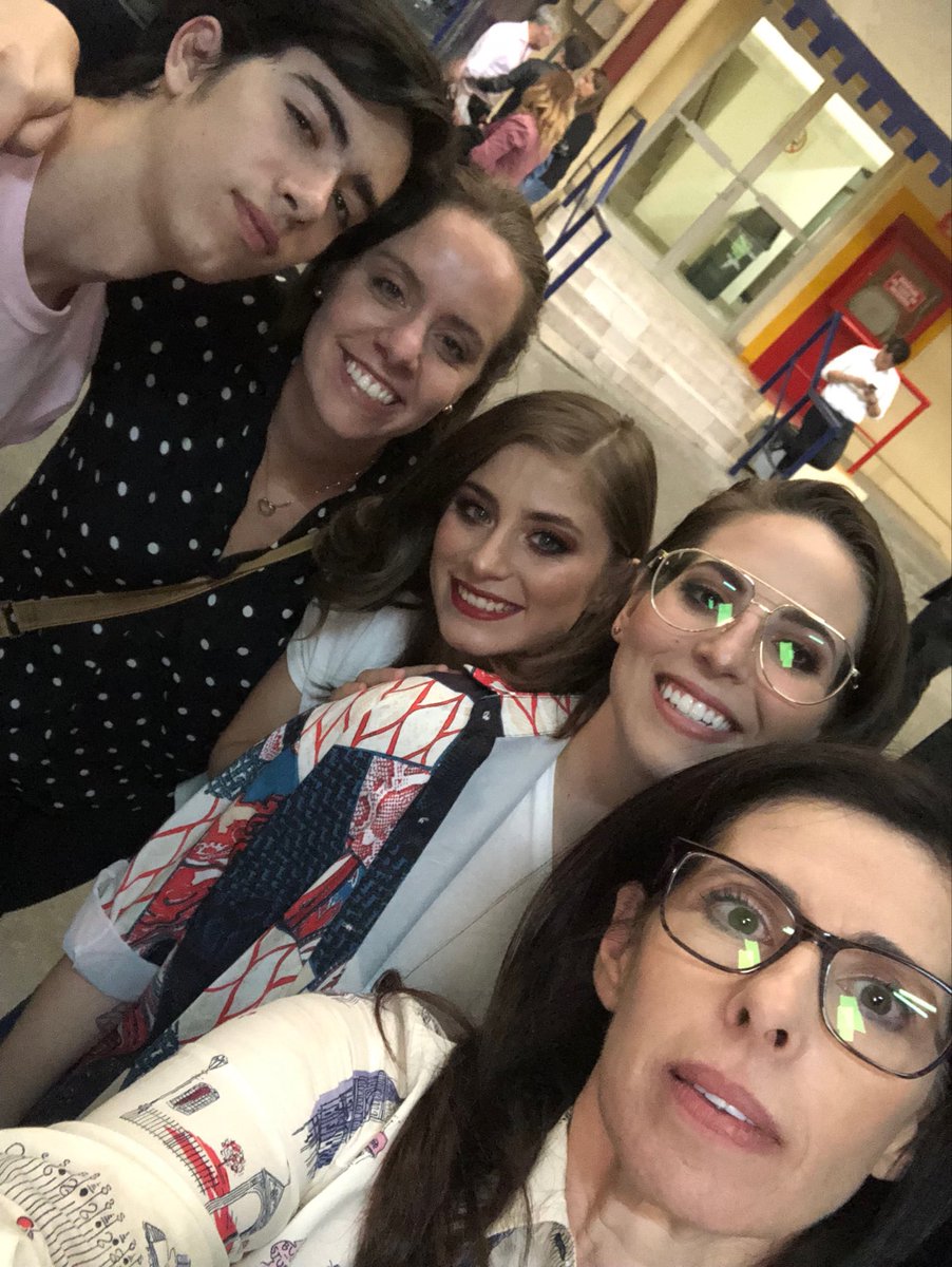 ginapedret's tweet photo. La de hoy @CeaTelevisa #corporal2019... 👏🏻👏🏻@FerPedret @jimemerodio 💃🏻💃🏻🕺🏻🕺🏻🎭🎭🎤 https://t.co/y2FZVqCMXs