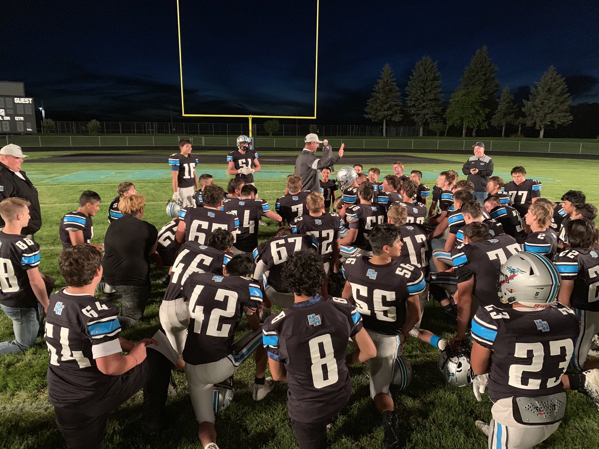 tommyhoudek's tweet photo. The Thunderbirds kept the greyhounds kenneled up tonight as the birds win 40-0. #RollBirds #MNFootballCommunity #InTheGame https://t.co/I34T9YQQhe