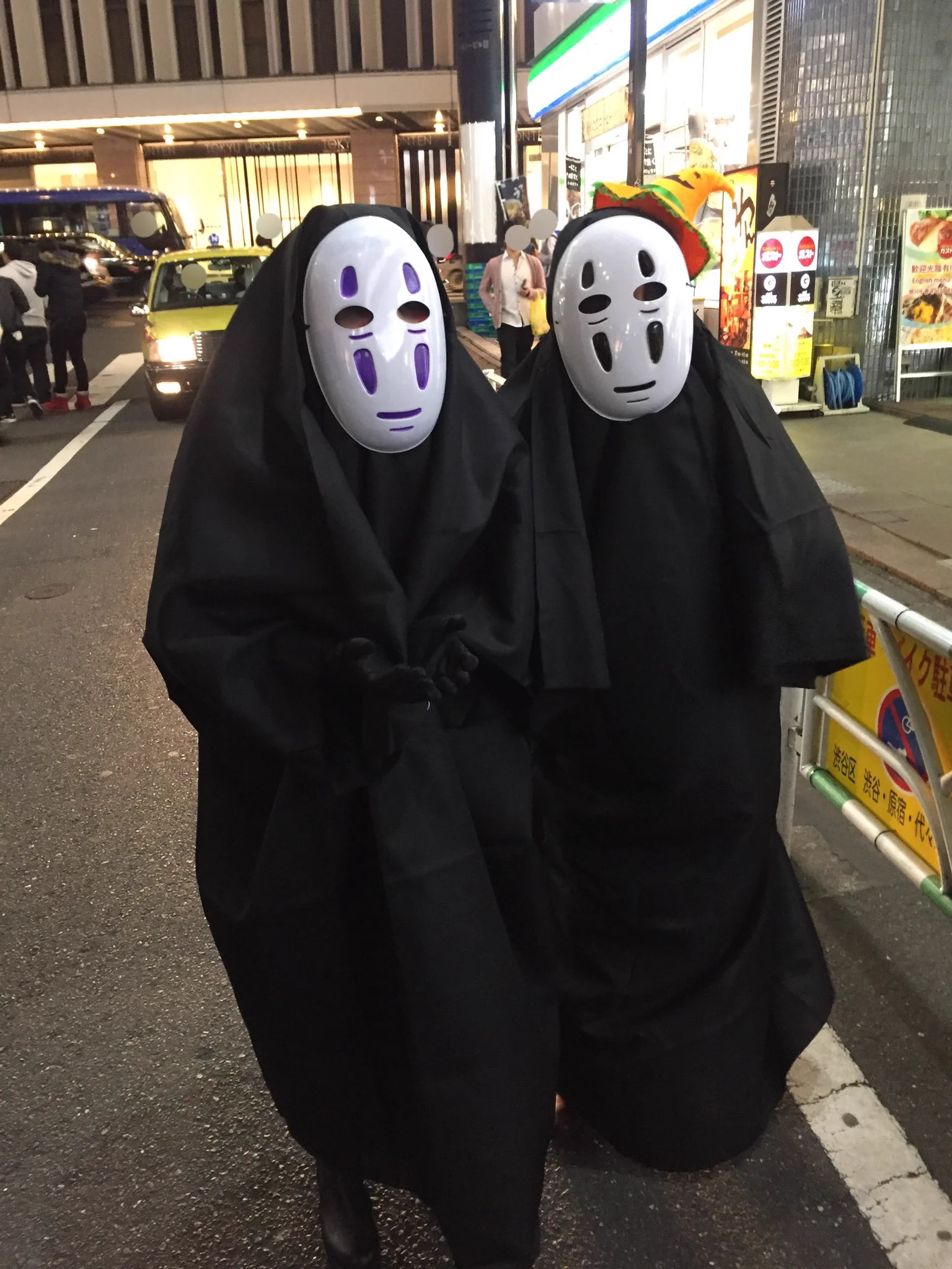 天国から地獄へ？散々楽しんだ後に財布を失くして交番で警察のお世話になるカオナシwww