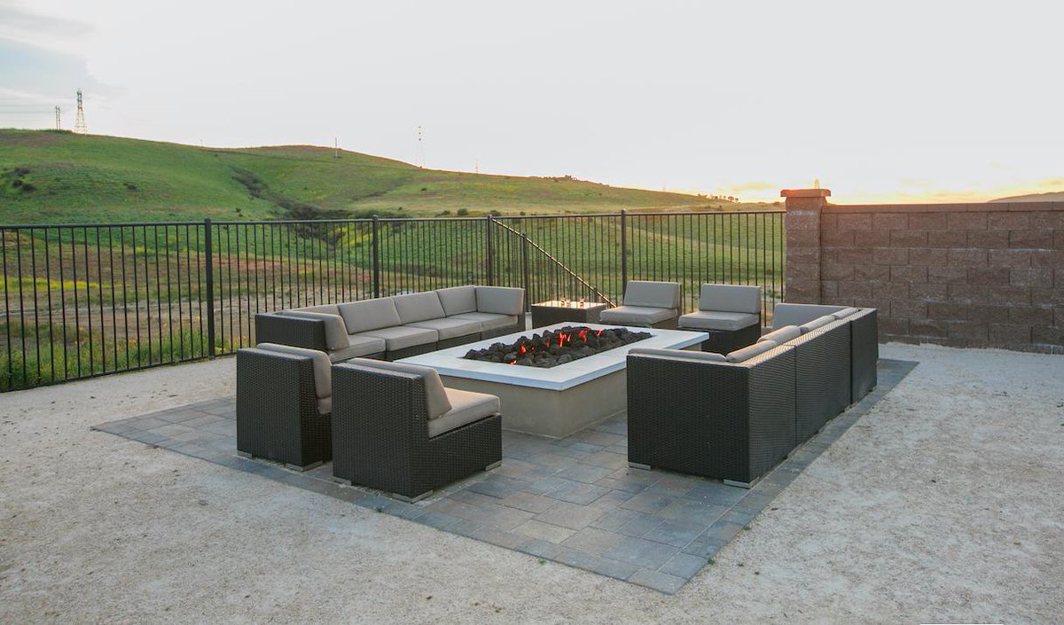 SDPavers's tweet photo. Outdoor Living continues to impress all of us. #Firepit Contact us today at 760-571-9900 San Diego Pavers #SanDiego #Pavers #Belgard #Hardscape #Remodel #CurbAppeal #Driveway #Backyard #Frontyard #PaverInstaller #Techniseal #Nextgel #OutdoorLiving https://t.co/iqlI1HApz9
