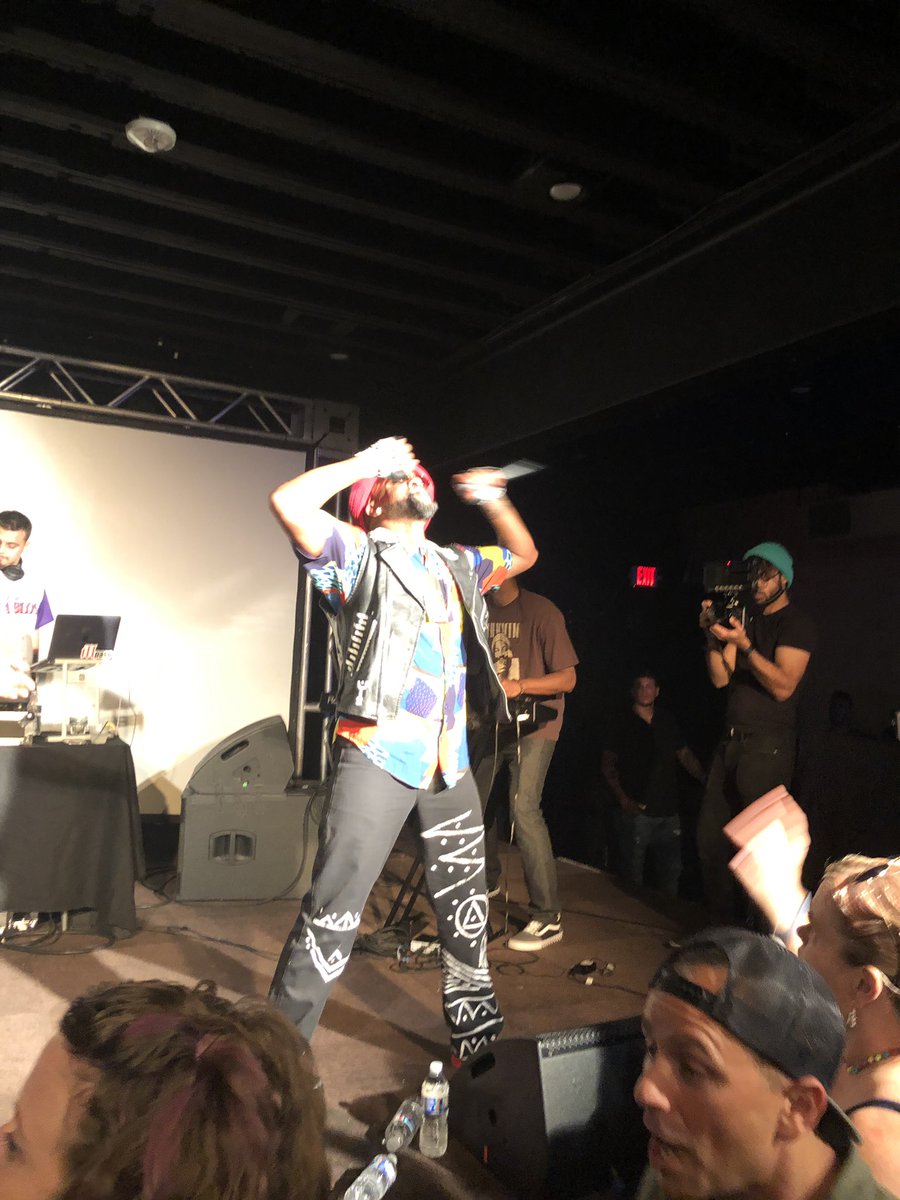RenaissanceXM's tweet photo. If you havenโt had a chance to see @rashiphop yet. WHAT? ARE? YOU? WAITING? FOR? They rep Austin. They rep hip hop. They rep unity. They rep soul. They rep beauty. They are #HipHopRoyalty. #ThisIsAustin #ThisIsTexas #Antones #TalibKweli #RunRASRun https://t.co/FmqHZZovQq