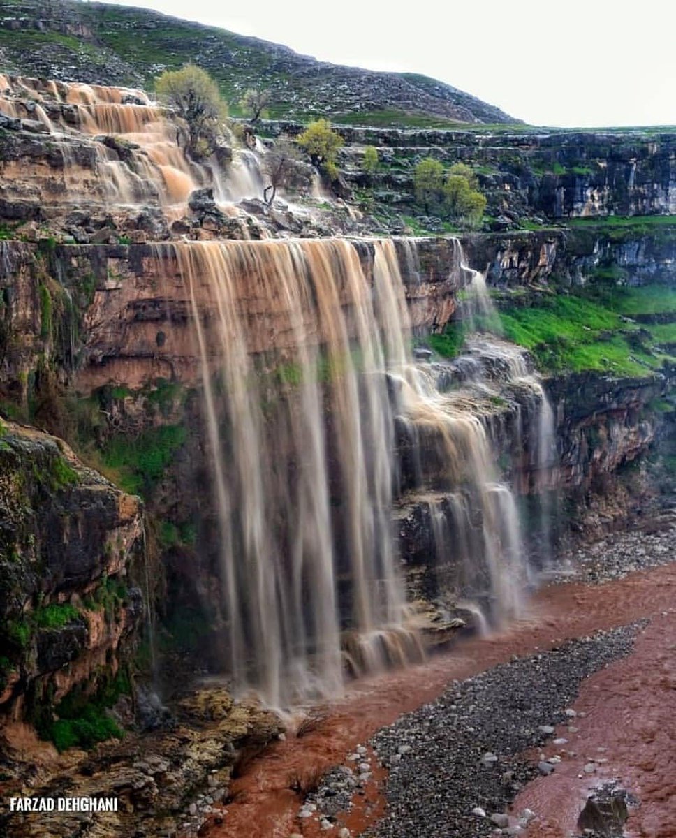 Takht Chan
A pristine and #unbelievable area in #lorestan, #iran.⛰🏕🍃
Retweet us for who you’d visit this #amazingplace with...
#nature
#photography 
#travel 
#visitiran 
#camping
#exploretheworld 
#tripindow
#wanderlust