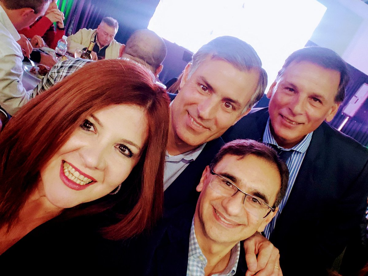 #HoraPicco #LomejorparaSanLuis
#Enrique2019 <a href="/piccoe/">Enrique Picco</a> <a href="/enriqueponcesl/">Enrique Ponce</a> <a href="/JorgeLucero_/">Jorge</a>