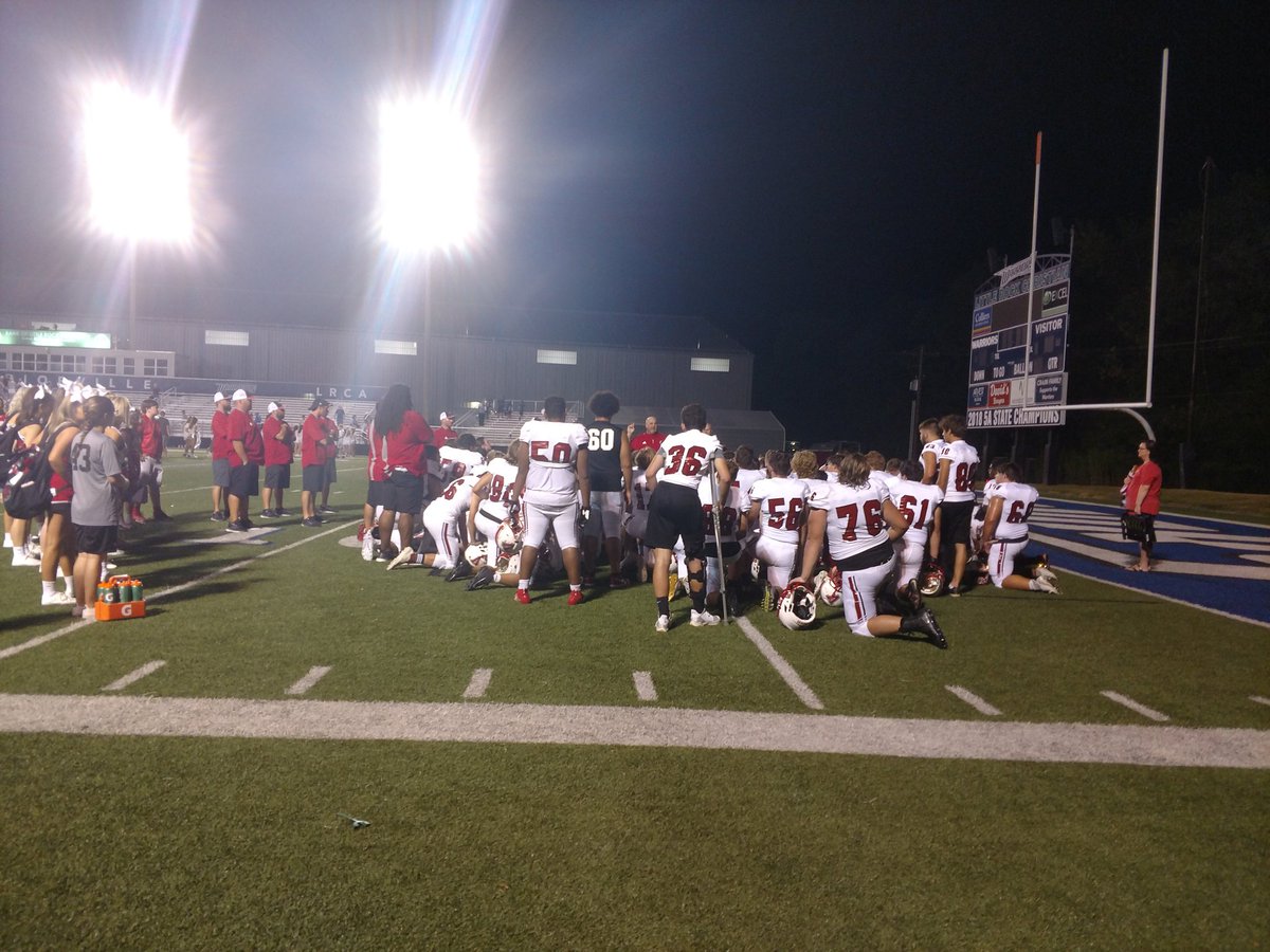 Natstrange73's tweet photo. Not the way we wanted the game to go, but man am I proud of our @ViloniaF!  They gave 💯 all 4 qtrs and left it on the field. Big things ahead for these guys!  #GoEagles #47Strange https://t.co/mRq825ogth