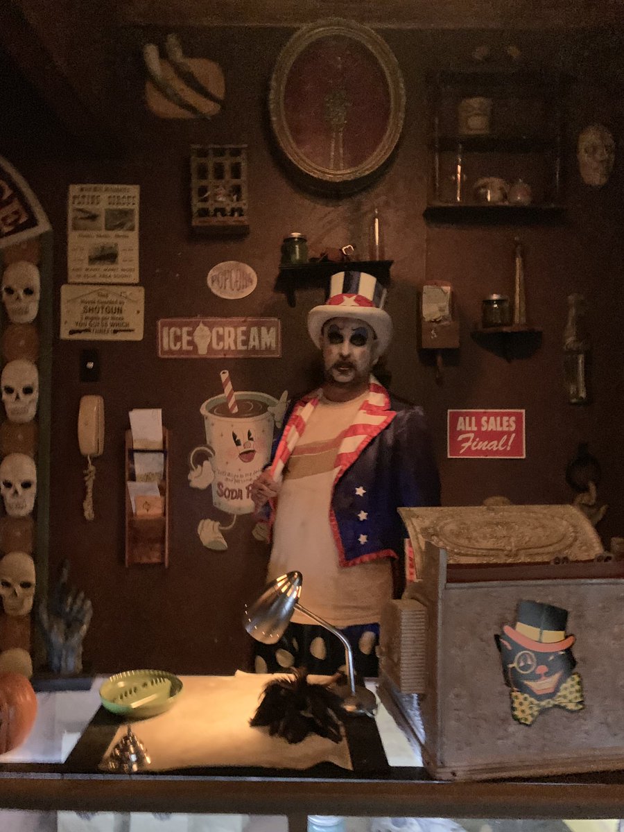 ThemeParkReview tweet picture