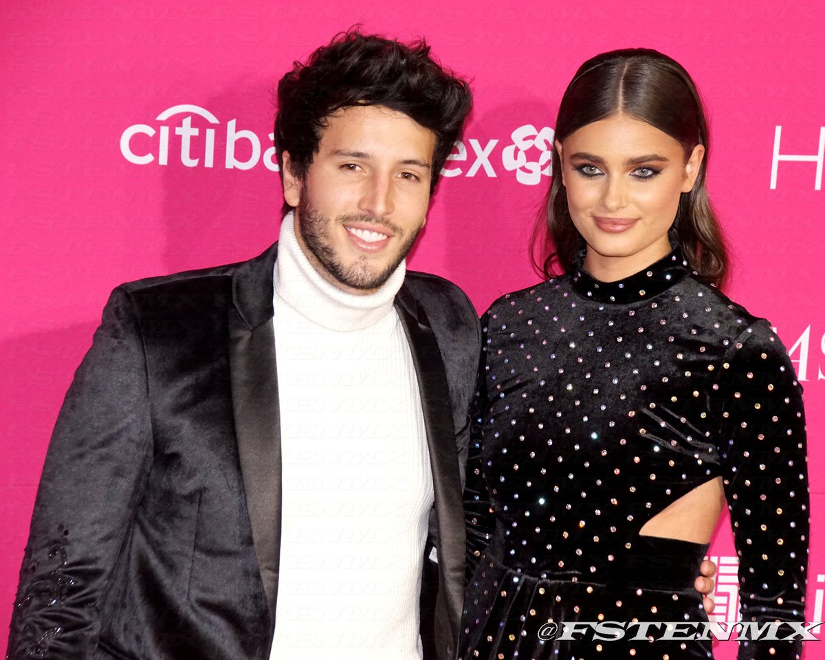 #Foto <a href="/TaylorMarieHill/">💗</a> y <a href="/SebastianYatra/">Sebastian Yatra</a> en #AlfombraRosa de #FashionFest Otoño-Invierno 2019 de <a href="/liverpoolmexico/">Liverpool México</a>

#FSTENMX #PinkCarpet #RedCarpet #AlfombraRoja #FashionFestLiverpool #moda #fashion #LiverpoolMx #LiverpoolMéxico #cantante #singer #SebastianYatra #model #TaylorHill
