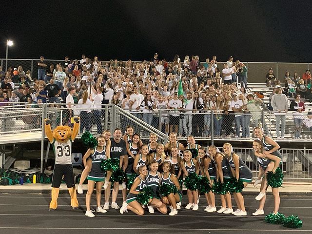 PaysonLions's tweet image. Best school ever! We are so proud of Our football 🏈 team.