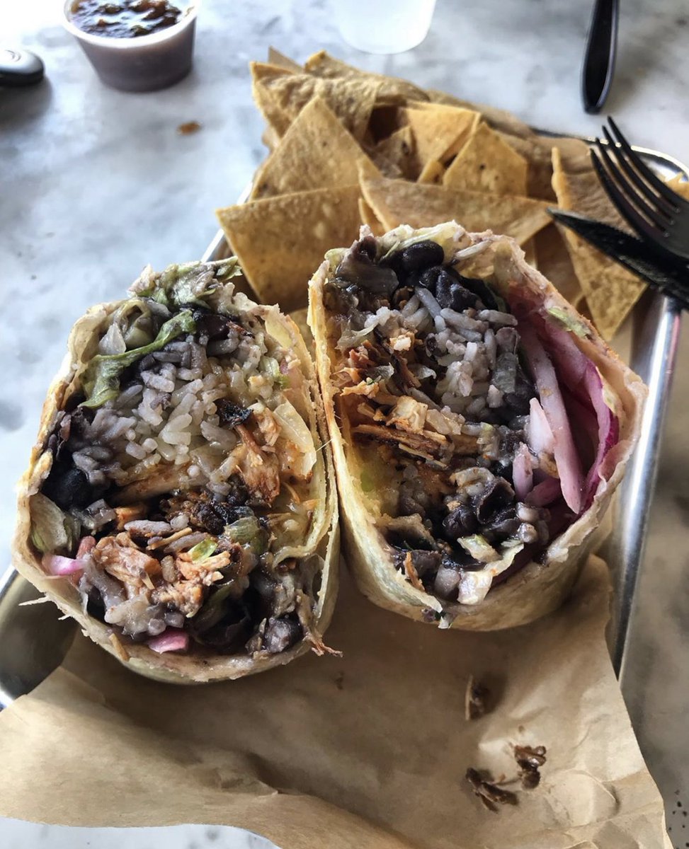 CervetecaCC's tweet photo. Get in my tummy 😋
#cerveteca #culvercity #burritos
📸 @basileats 🌯 https://t.co/Rohtt4WgK6