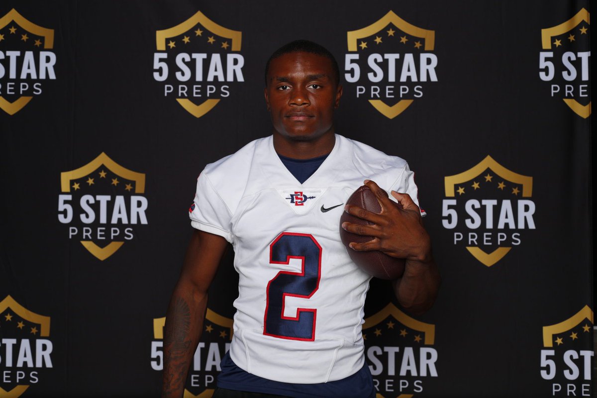 5StarPreps's tweet photo. Elijah Young: 213 yards rushing, 6 TDs in Week 3.

That’s two weeks in a row with 213 on the ground. 

He has 12 rushing TDs already this season. https://t.co/rDJCOEnEvr