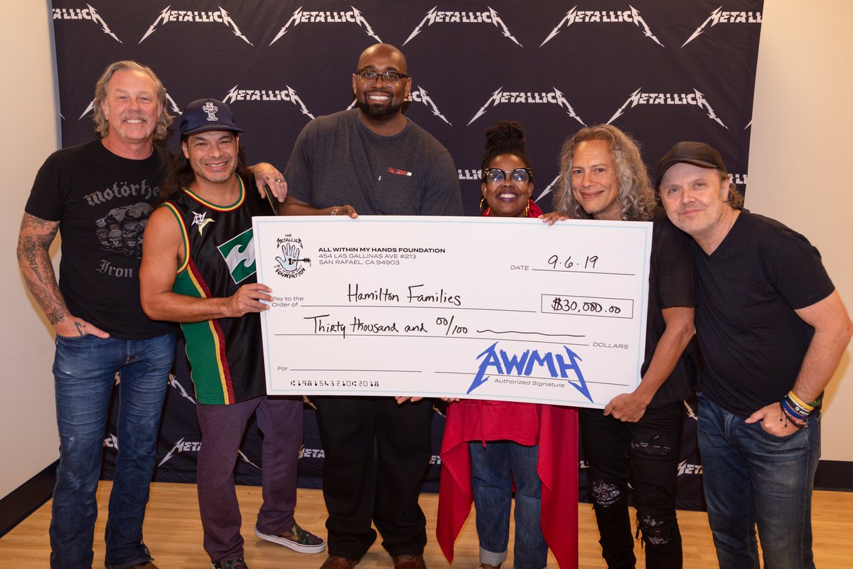 AWMHFoundation's tweet photo. Tonight, fans attending S&amp;M² have helped @Metallica raise money for @hamiltonfamilies in San Francisco. They are a dynamic team who share a commitment to the mission of ending family homelessness.#MetallicaGivesBack #AWMH #SandM2 https://t.co/v3ABIAATNv