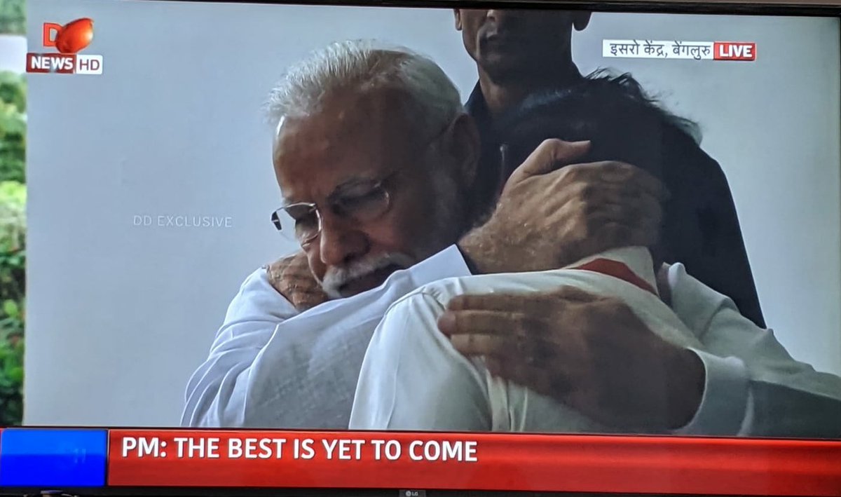 RioRaj02886261's tweet photo. #Chandrayan2
USA ( 12 attempt) 
Russia ( 7 attempt) 
India first attempt is 95% successful. 👏👏
Proud of u ISRO scientists👏👏🇮🇳🇮🇳 https://t.co/ZaHK9AZbWE