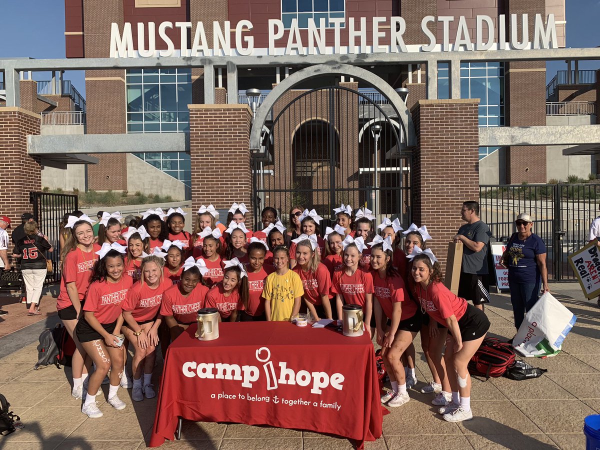 Thank you to <a href="/CHPantherCheer/">Panther Cheer</a> for helping us before the game! #chpantherpride #pantheron #F19HT #PR1DE #FOCUS <a href="/joewillis7/">Joe willis</a> <a href="/campihope/">Camp iHope</a>