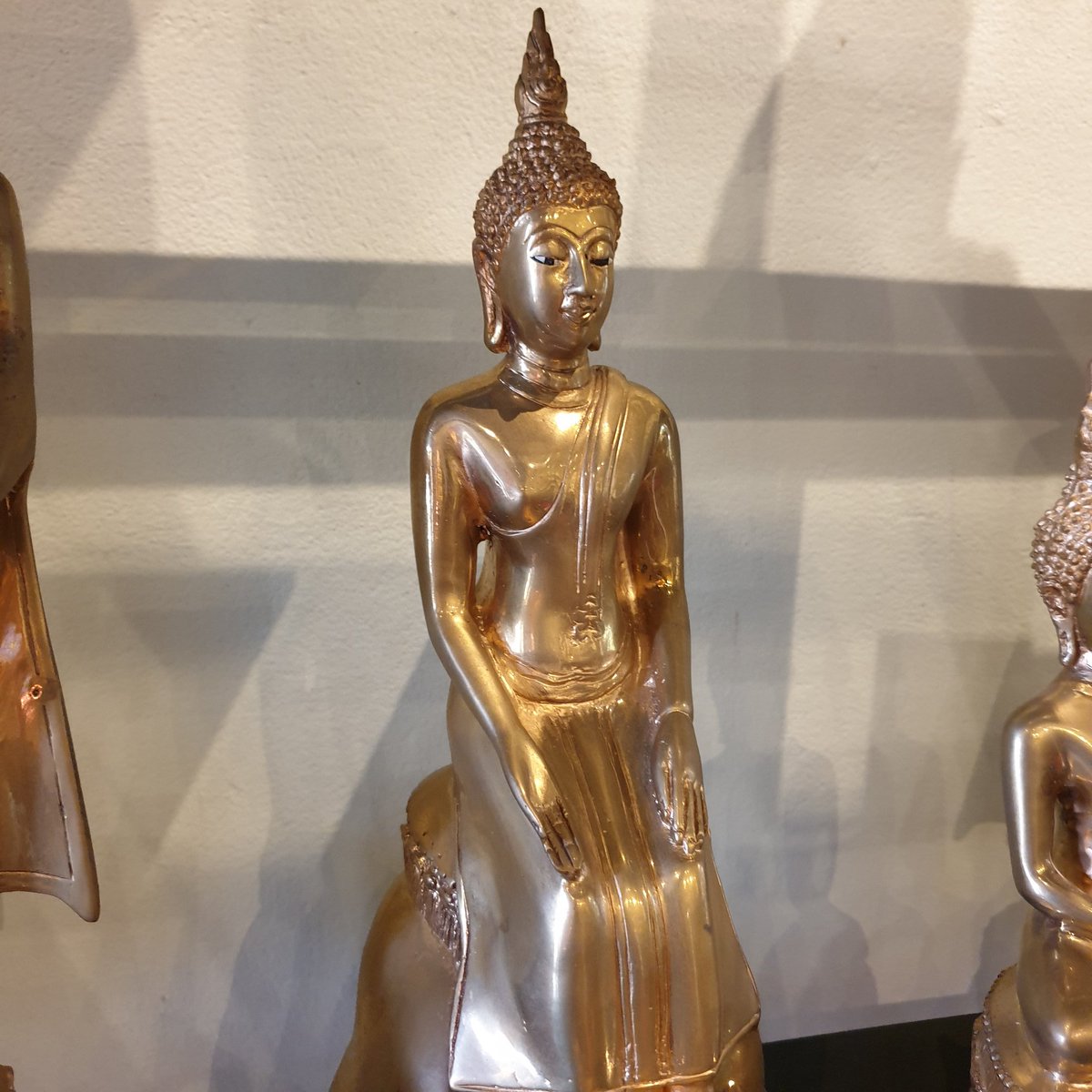 oohs00's tweet photo. ไม่เอารุ่นพวกคุณอยู่ไ่ม่ได้หรอก แม้แต่พระพุทธเจ้ายังเคยซ้อมแสตนด์มาก่อน https://t.co/A9Pr8r1fUb