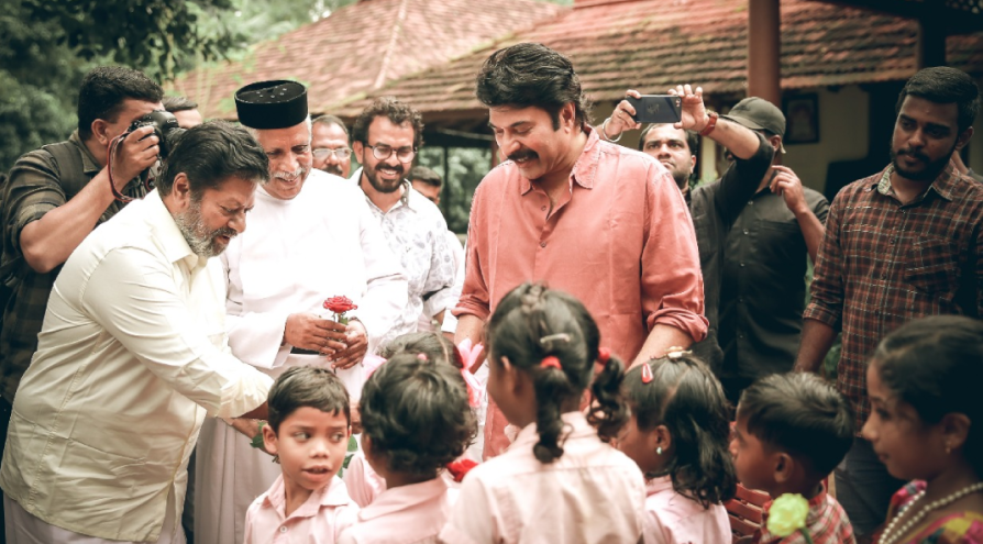 NandhuSoman5's tweet photo. Today is a special day for the whole Malayalam film industry, as the day marks the birthday of Mammootty, the Megastar of Mollywood!
Happy Birthday #Ikkah
#Mammootty #Mammookka #Mammooty #dulquer #BigilDiwali #ThalapathyFans https://t.co/hKiM6Xa1FA