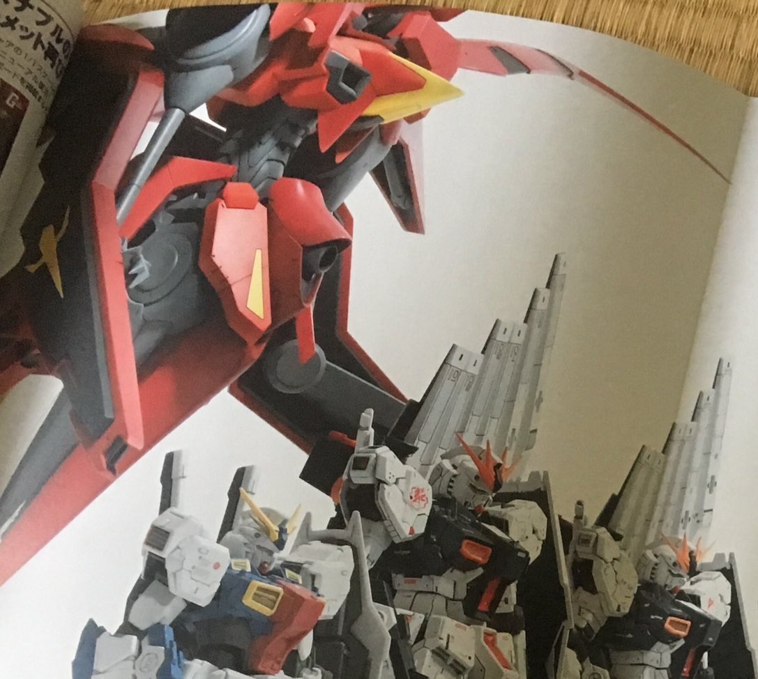 Twitter 上的 プロモデラー 林哲平 見るだけでプラモが上手くなるツイッター 仲井望氏によるアハヴァアジール スケールはなんと1 144 50cm近い大型モデルで プラ板とエポパテによるフルスクラッチ作品です 重量を考え軽さや取り回しを考慮した構造にギミックの再現