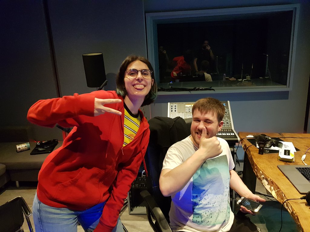 Here we have @alessialabatemusic and <a href="/whitezoomusic/">White Zoo</a> in action at #onetimeatbandcamp last May! We are doing a whole new camp in October, and we are thrilled to have both musicians back!

#recplay #writing #camp #music #creation #summertime #dance #housemusic