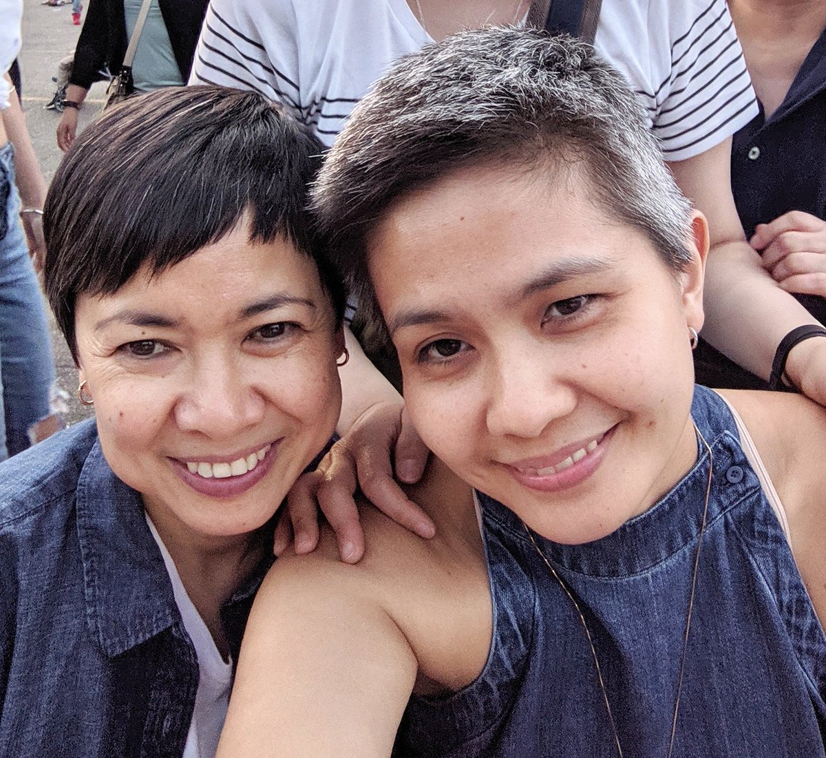 shakirasison's tweet photo. There was a time before high-speed internet, front-facing camera phones, selfies, social media, likes, blocking, and unfriending. 884 Fridays, 18,625 dog walks, and 6,205 nights and mornings later: 17 years together and 7 years married. Happy anniversary, sweetheart! 😍💋😘♥️👩‍❤️‍👩 https://t.co/3OflkjpUDc