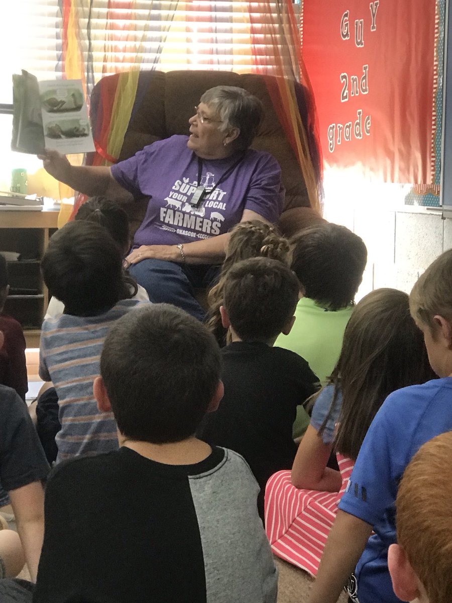 jameyguy2013's tweet photo. Our first mystery reader this year! Thank you aunt Nelda Tucker for sharing an accurate ag book with us and teaching us a fun song. #okagclass #readagbooks19 #guyssuperseconds #sayreearlychildhood #sayrepublicschools @ Sayre Public Schools https://t.co/y4JQbPvTam