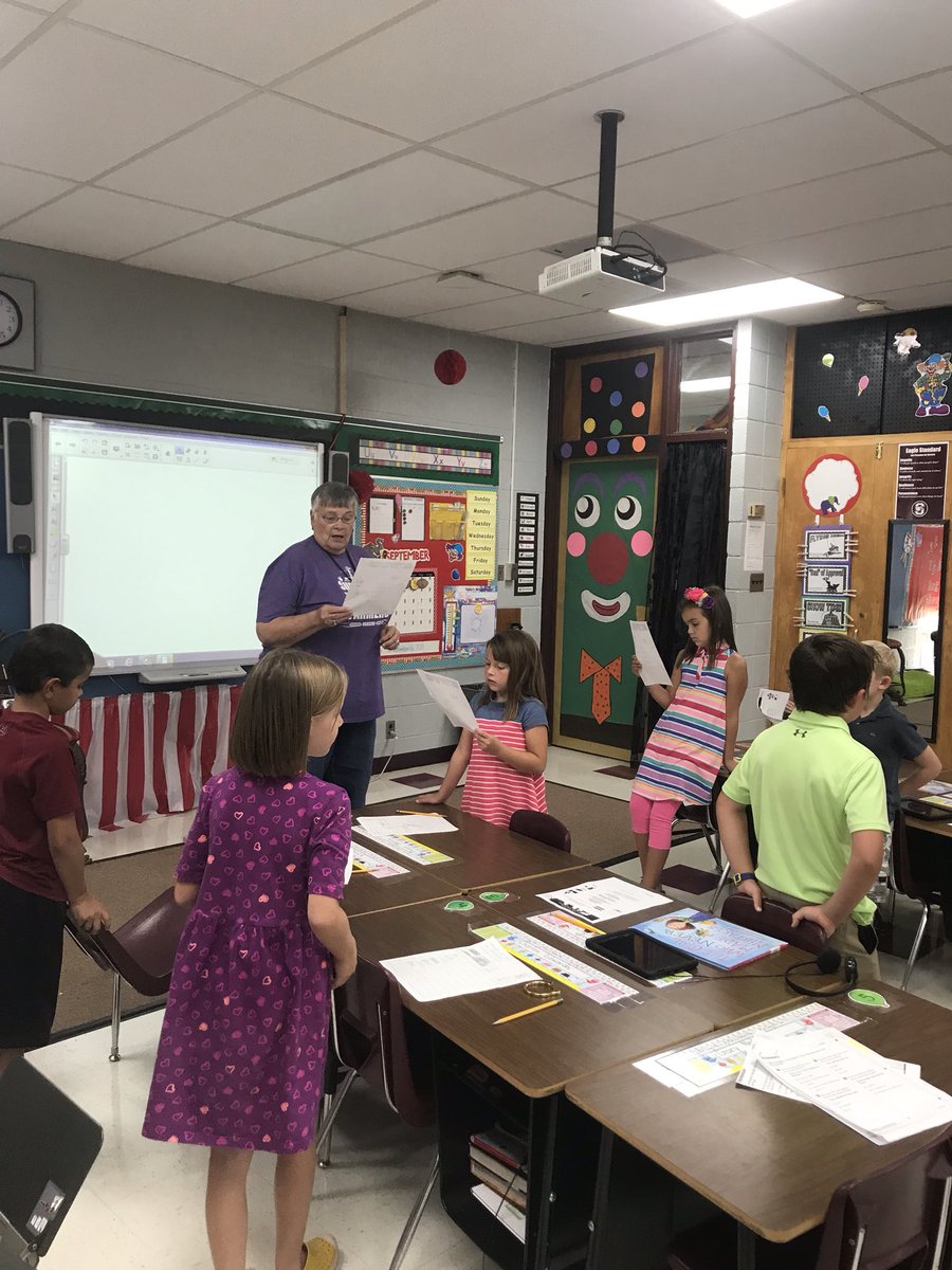 jameyguy2013's tweet photo. Our first mystery reader this year! Thank you aunt Nelda Tucker for sharing an accurate ag book with us and teaching us a fun song. #okagclass #readagbooks19 #guyssuperseconds #sayreearlychildhood #sayrepublicschools @ Sayre Public Schools https://t.co/y4JQbPvTam