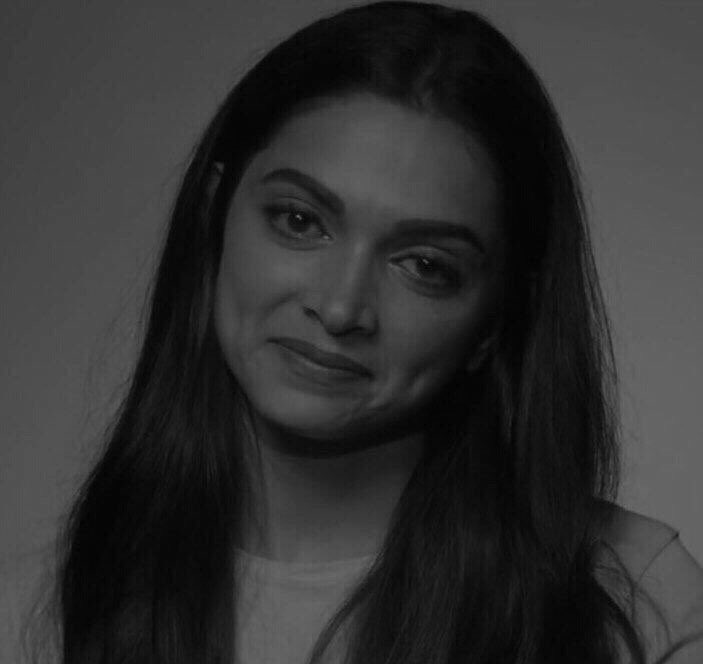 اعتذر لنفسي لاني علقتها بناس 
ماتستاهل.