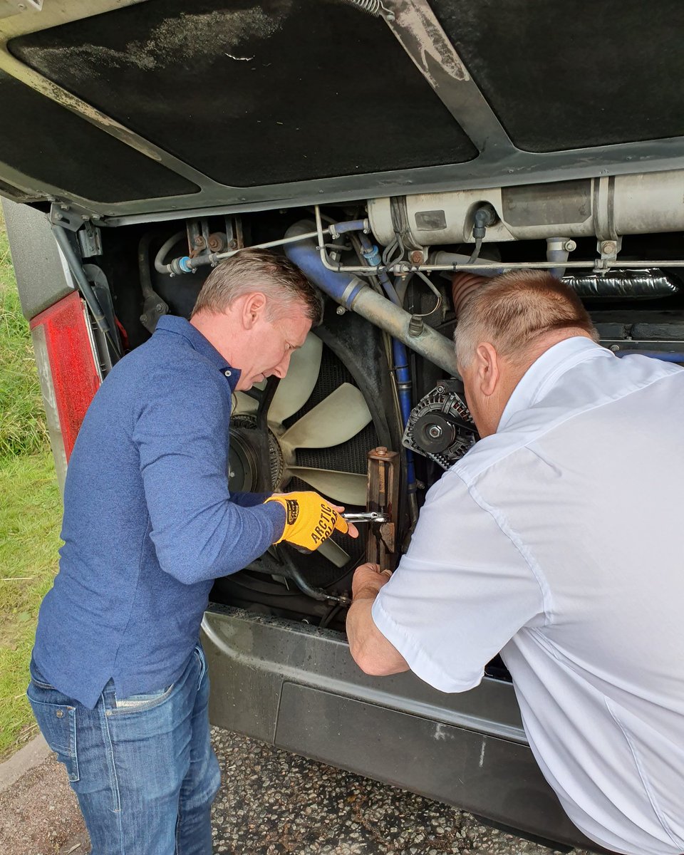 TurriffUnitedFC's tweet photo. When the replacement is taking too long and a committee member and players dad come to your rescue! #tufcfamily https://t.co/nGeTrU9Y1s