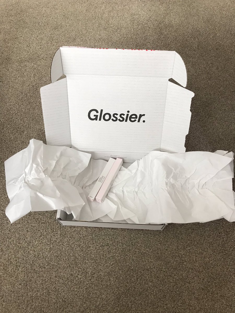 jennagale01's tweet photo. Great quick delivery @glossier but maybe a bit too much packaging? https://t.co/5iF8v0vjq3