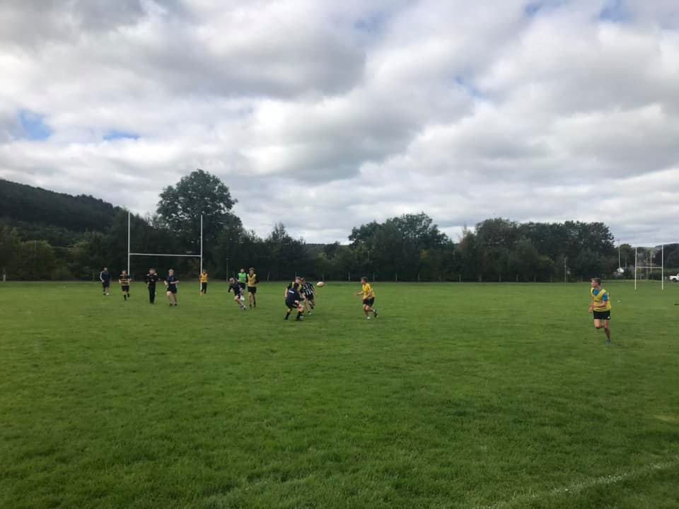 MelroseRugby's tweet photo. Former 1XV players @Geeorrgee and @jasonbaggott12 who are now with @EdinburghRugby were out helping to coach our U16 WASPS this morning!  

#GivingBack #WaspsWay https://t.co/727DjZ3prm