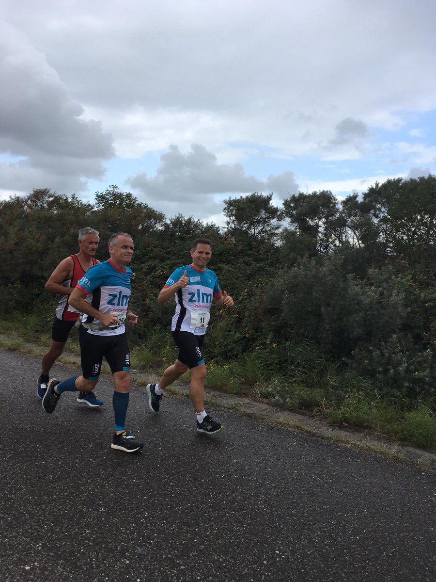 JoAnnesdeBat's tweet photo. De 13e kustloop in Vrouwenpolder. Voor mij de eerste. 21 km, met ruim 9 over het strand. Dit keer ook nog eens met veel wind en wat regen. Finish in 1 uur 51 minuten. Complimenten aan alle vrijwilligers voor de uitstekende organisatie #kustloop #training #kustmarathon #Zeeland https://t.co/zfhmBmK6wk