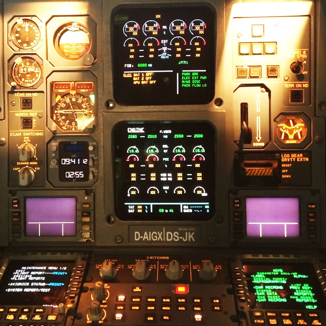 bctaviation's tweet photo. Hope everyone is having a wonderful weekend, here is an amazing Cockpit Shot!

#avionics #piloteyes #insidethecockpit #aviationdaily #photooftheday #aviationlovers #avgeek #aviationmaintenance https://t.co/w0zRe1ltg3