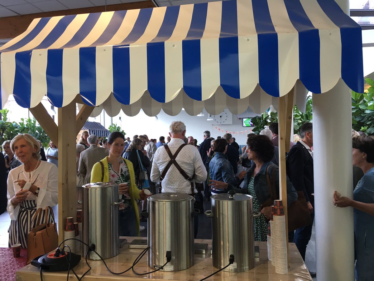 driestaredu's tweet photo. #driestar75 is in volle gang, voor velen een feest van herkenning en weerzien. Veel gezelligheid en uitwisseling! https://t.co/GeB6GJ2RgB
