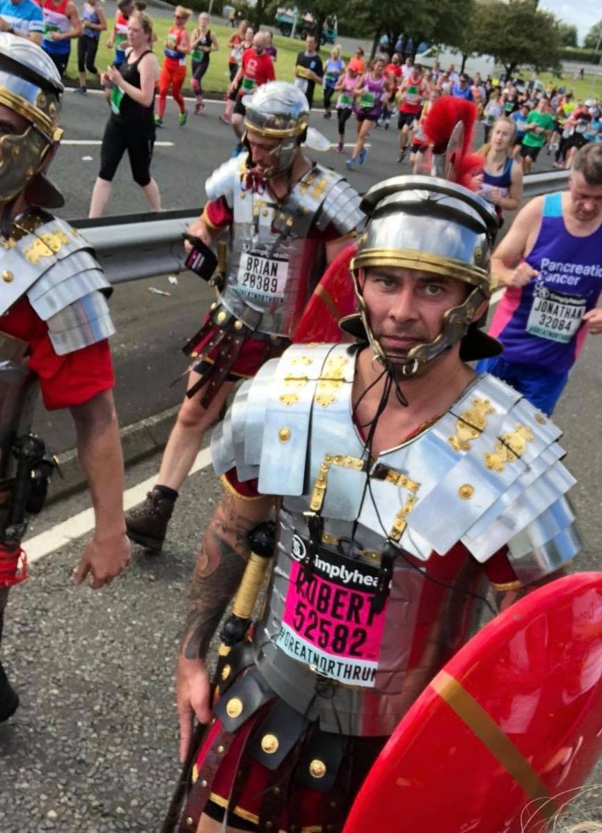 CIJGlansfield's tweet photo. One of our fine @humberbeat Officers is running the @greatnorthrun_ this Sunday. Not in his usual kit but rather full Roman Armour in aid of #commandocampaign. Show your support at https://t.co/mQI4A7eb2o. https://t.co/5OXep8M8yL