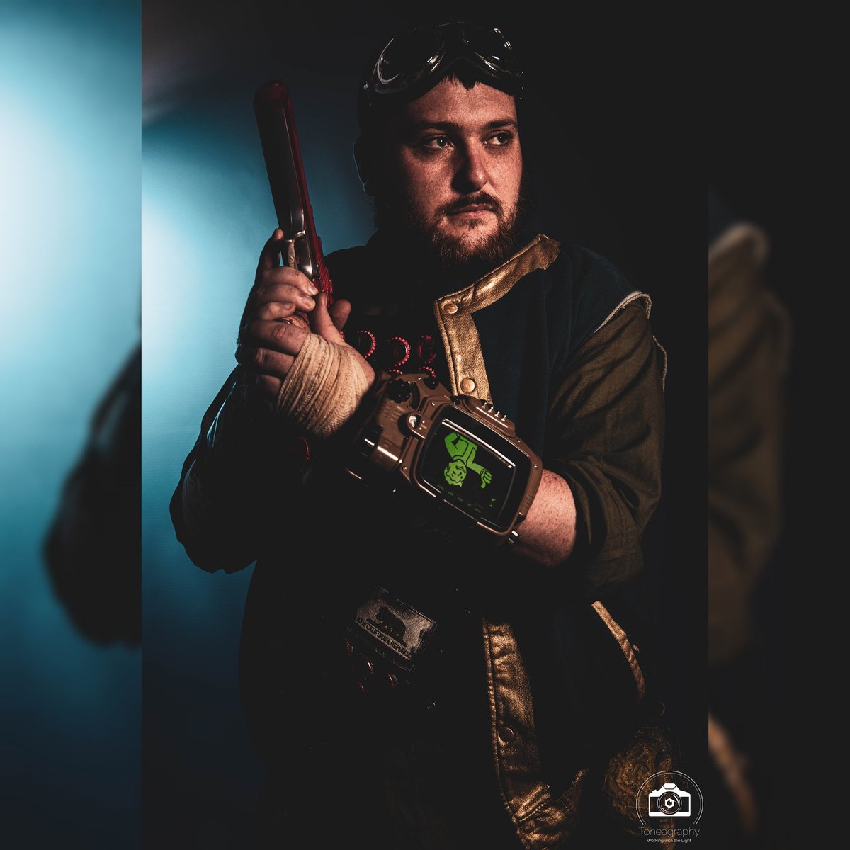 LandstarCosplay's tweet photo. "War, war never changes"

Photo by @toneagraphy

#cosplay #falloutcosplay  #postapocalyptic #postapocalypticcosplay #falloutoc #fallout3 #fallout #fallout4 #falloutnewvegas #fallout76 #vaultdweller #vault42 #cosplaygun #cosplayprop #ncr #newcaliforniarepublic https://t.co/gVPU5dWDl3