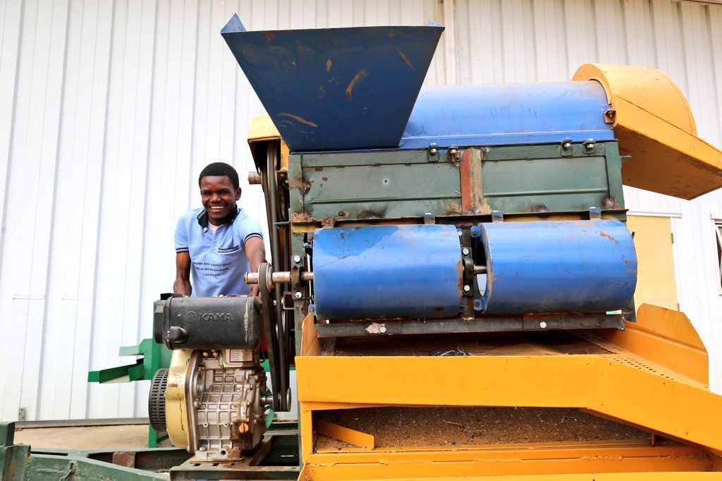 OxfamTz's tweet photo. Oxfam through UCRT provided four sunflower processing machines to women and youth groups in Hanang district to improve the quality of their sunflower produce and increase their income. Thanks to @oxfamhongkong for funding this project. https://t.co/sMMnVjnnd3
