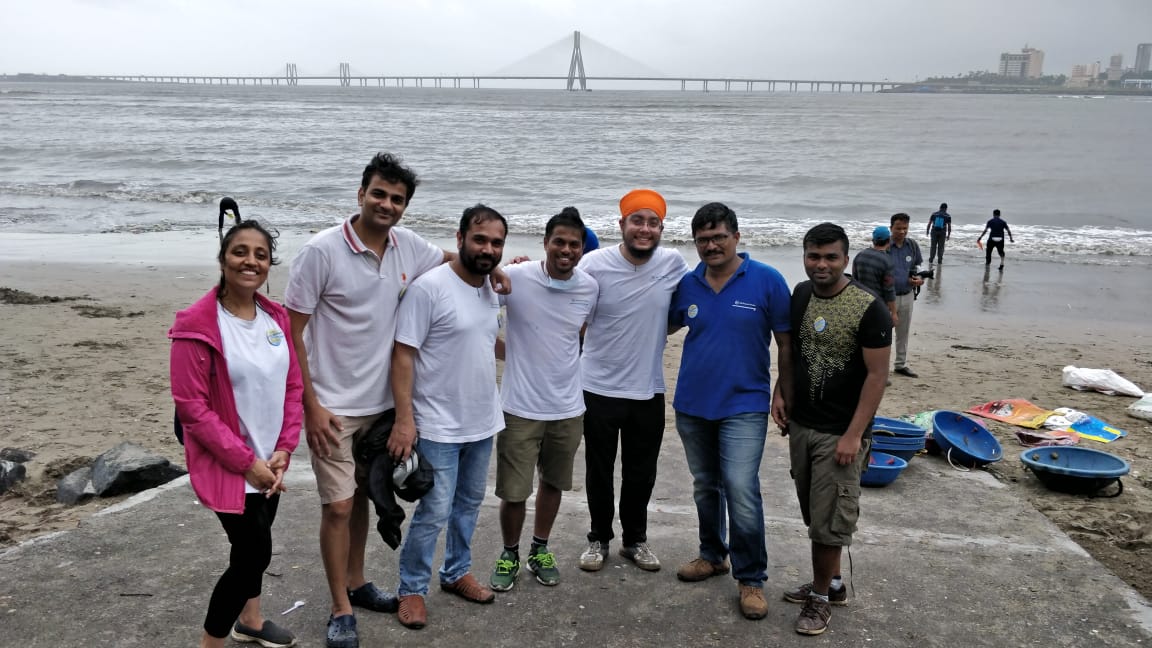 damit14's tweet photo. @LnTFSOnline #mahimbeachcleanup
#boondein ..employee volunteering for a better today and bestest tomorro...glad that I could do my bit https://t.co/CdkfhNow1y